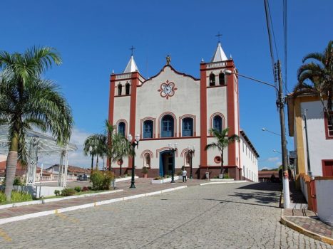Igreja Matriz de Sao Joao Batista em Queluz no Vale Historico.