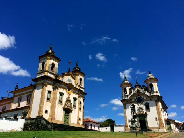 Praça Minas Gerais - das duas Igrejas - em Mariana