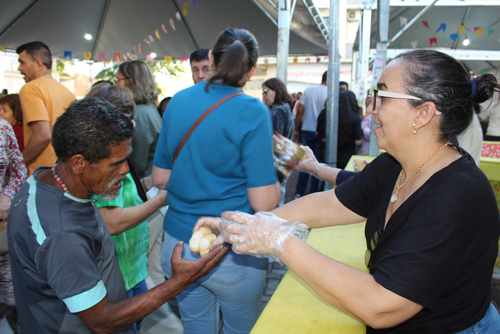  doação pães santo antonio