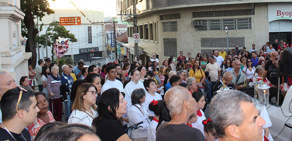  povo procissao matriz guarating