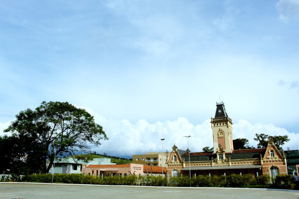 Estação Ferroviária, de Guaratinguetá • imagem: Fábio Seletti