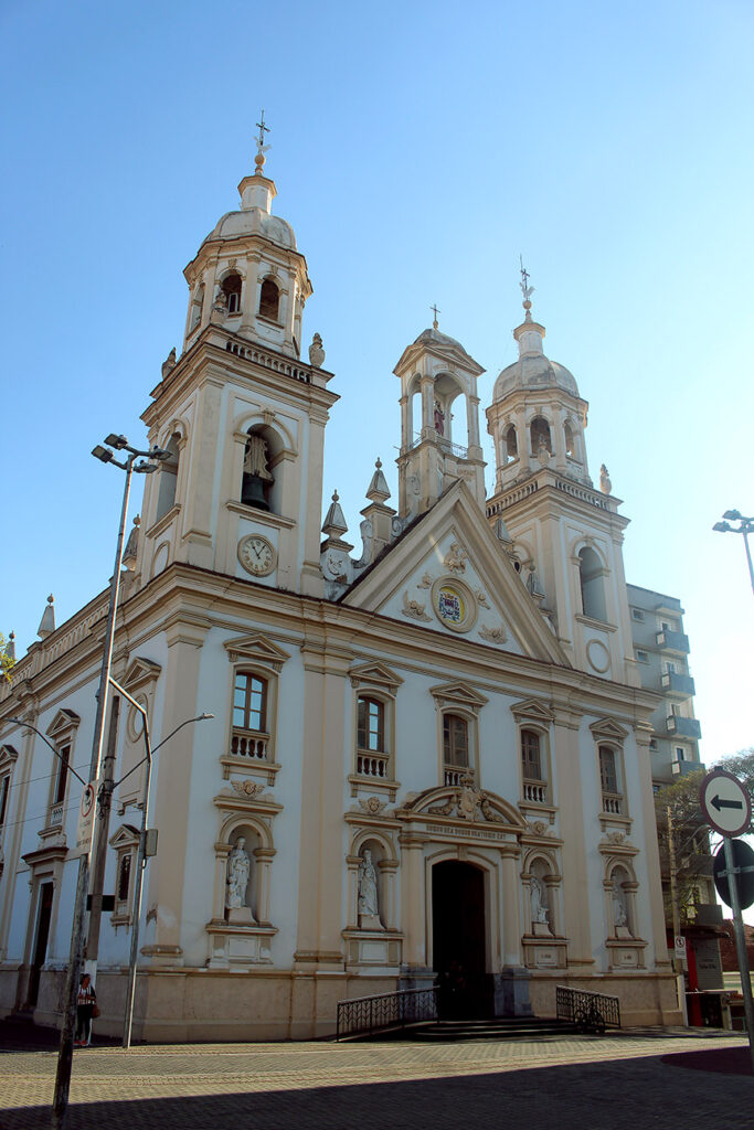 Matriz de Santo Antônio, em Guaratinguetá • imagem: Fábio Seletti